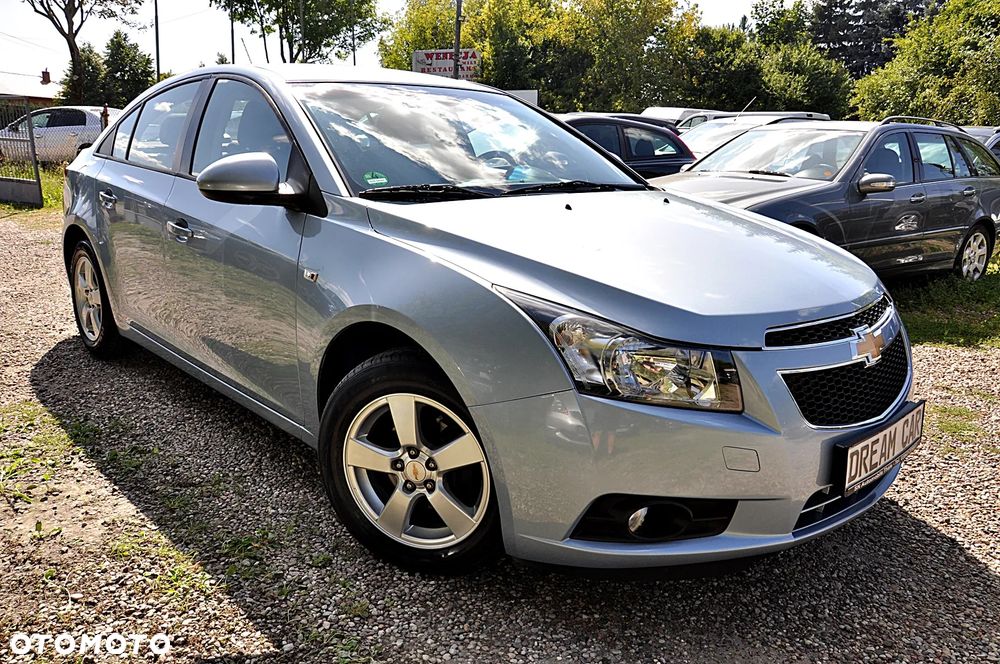 Chevrolet Cruze 1.6 LS+ - 8