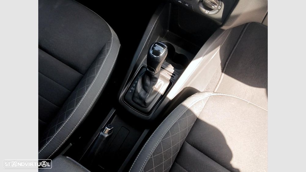 Skoda Fabia 1.0 TSI Ambition DSG - 23