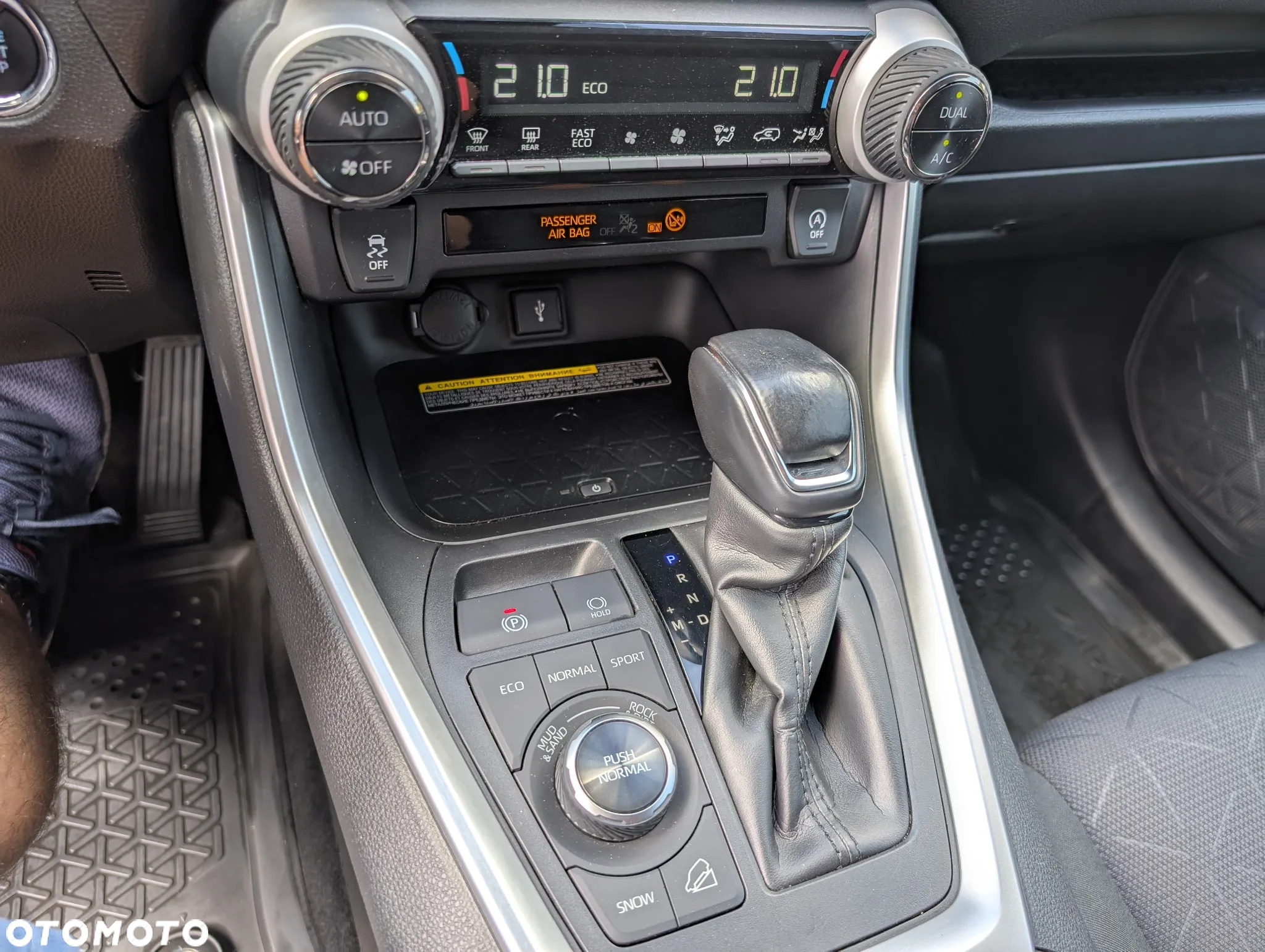 Toyota RAV4 - 8