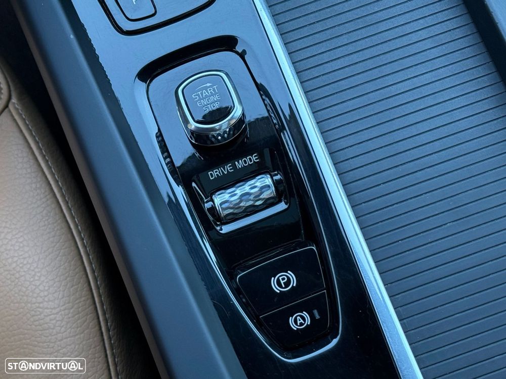 Volvo XC 60 2.0 T8 PHEV Inscription AWD - 39