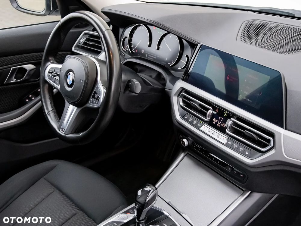BMW Seria 3 318d M Sport - 18