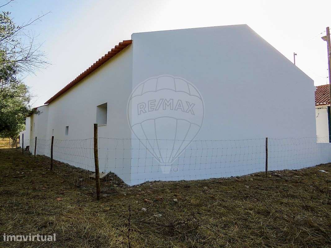 Moradia T2 para venda - Grande imagem: 2/25