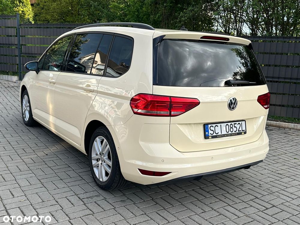 Volkswagen Touran - 15