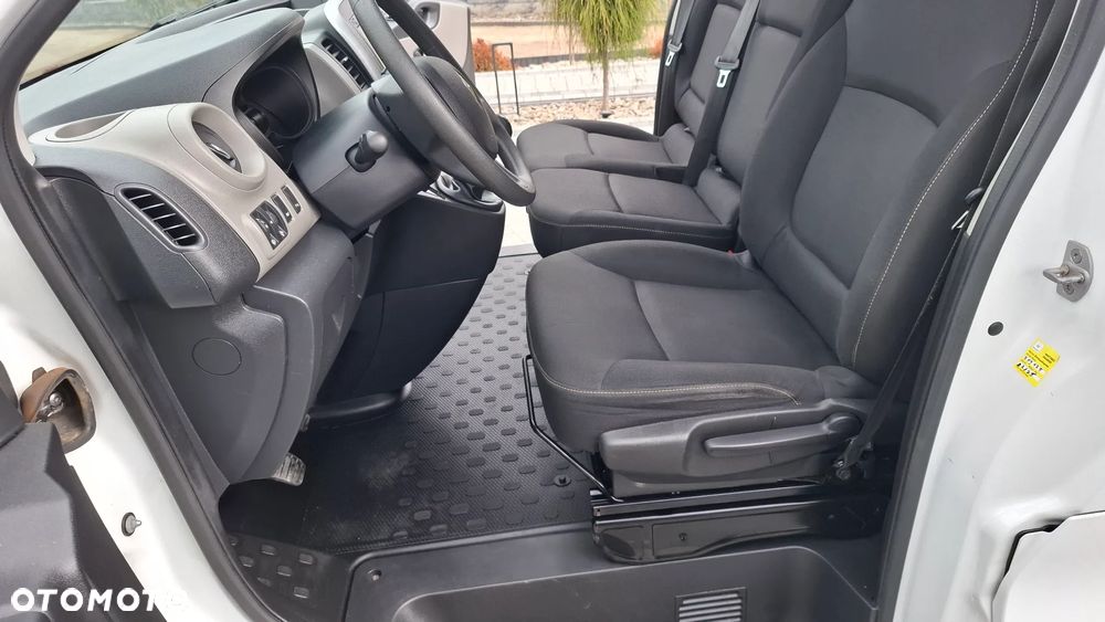 Renault Trafic - 16