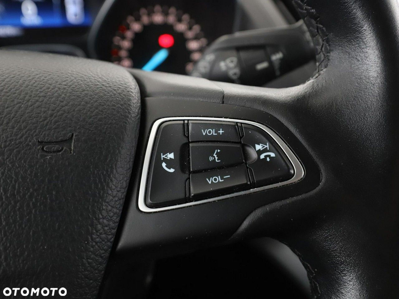 Ford Kuga 1.5 EcoBoost 2x4 Cool & Connect - 27