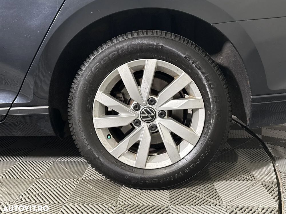 Volkswagen Passat - 14