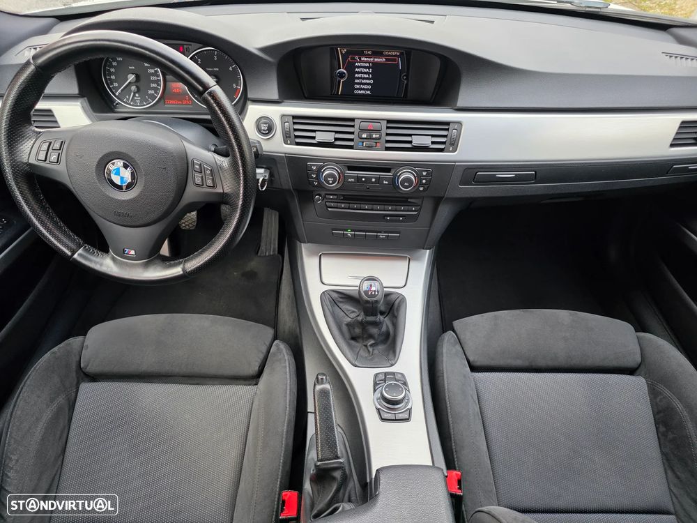 BMW 320 d Pack M - 17