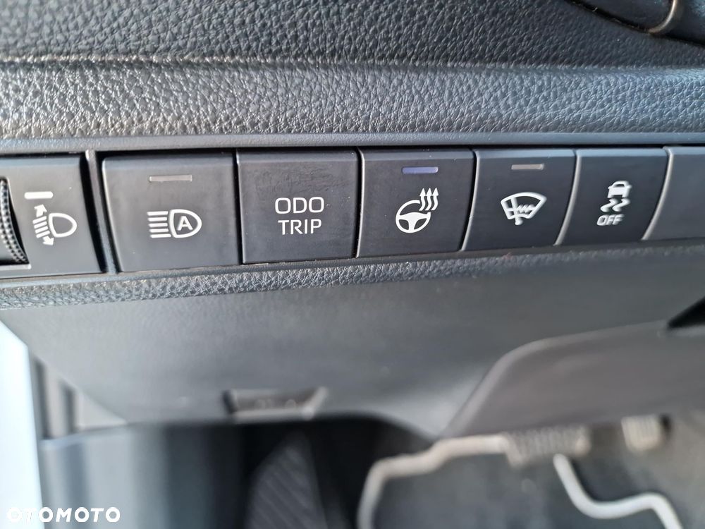 Toyota Corolla 1.8 Hybrid Style - 19