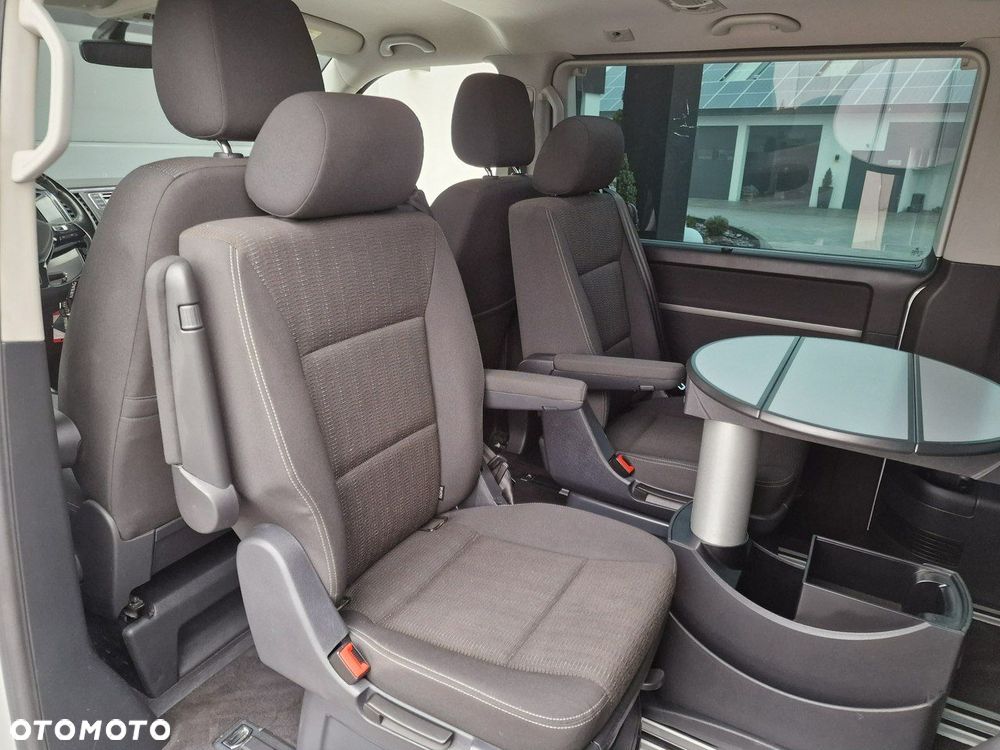 Volkswagen Multivan - 16
