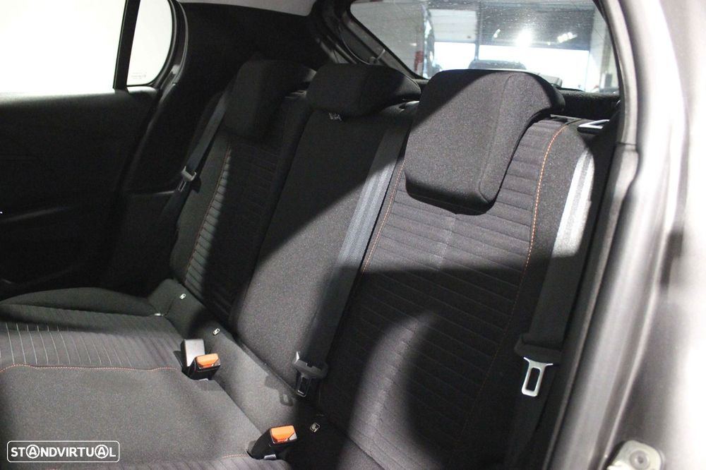 Peugeot 208 1.2 PureTech Active Pack - 31