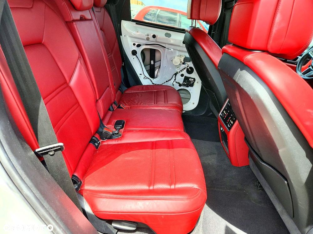 Porsche Cayenne Tiptronic S Platinum Edition - 8