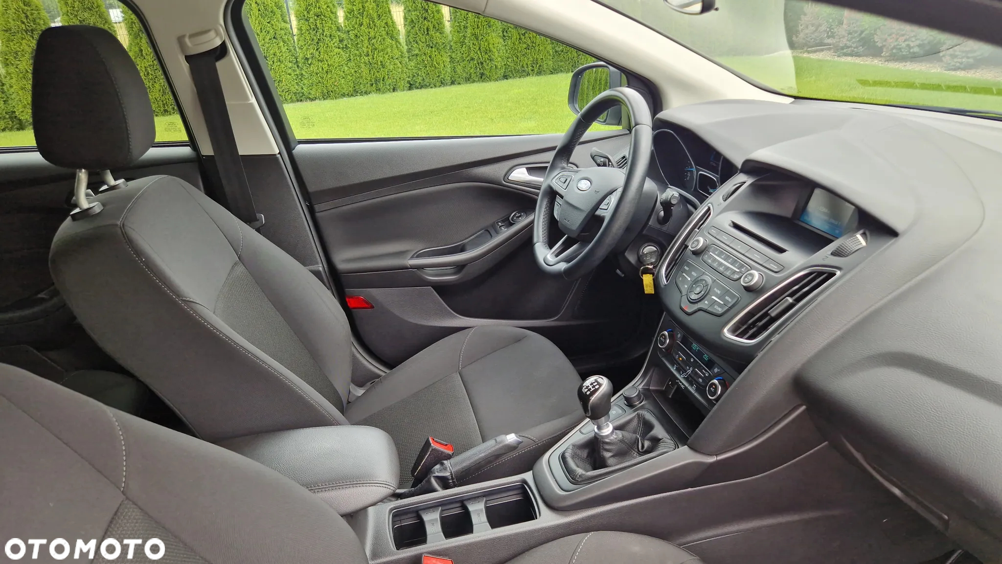 Ford Focus Turnier 1.0 EcoBoost Start-Stopp-System TITANIUM - 17