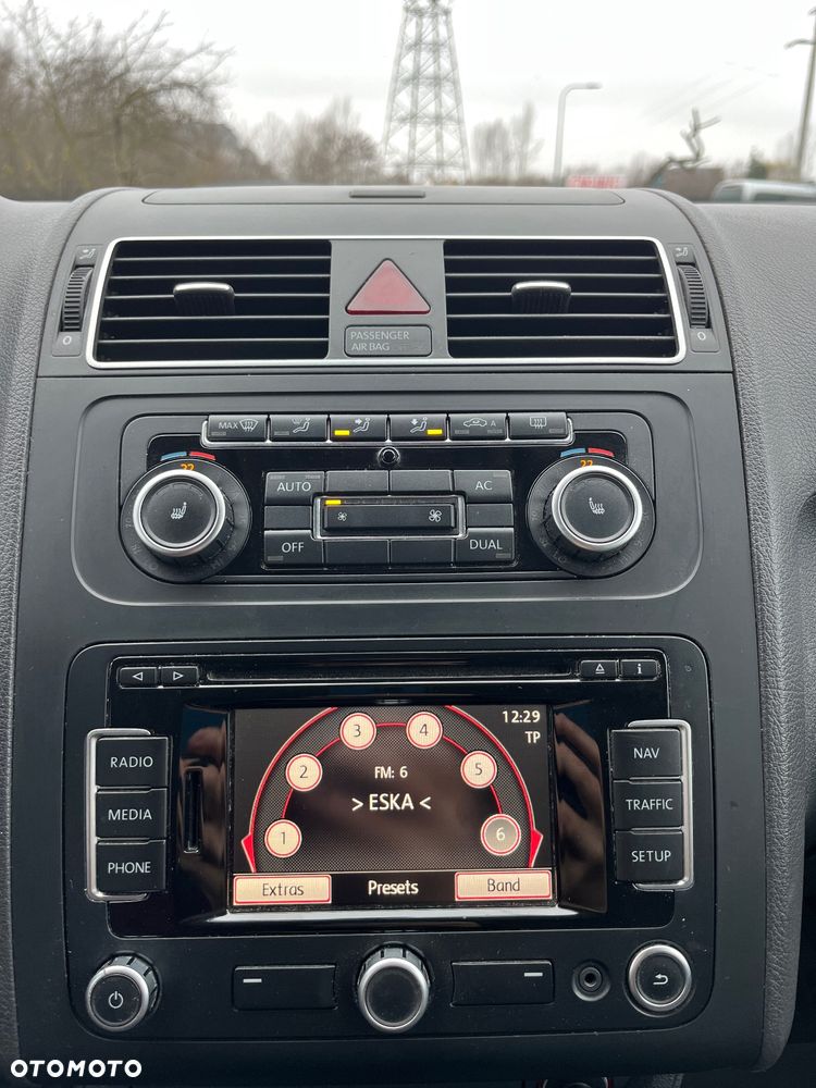 Volkswagen Touran 2.0 TDI Highline - 15