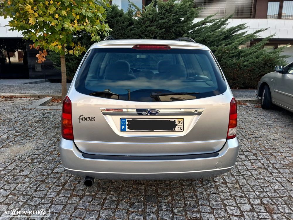 Ford Focus SW 1.6 Ghia - 14