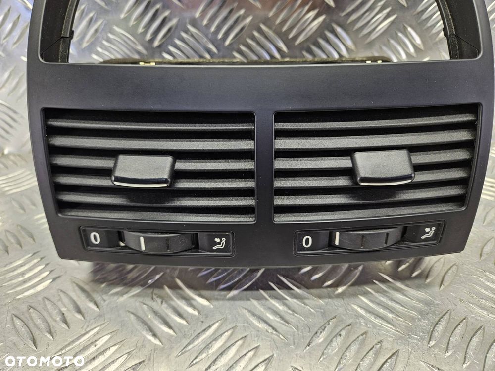 VW TOUAREG 7L 03-09R KRATKA NAWIEWU KRATKA SRODKOWA DESKI KRATKA SCHOWKA 7L6819727 R - 2