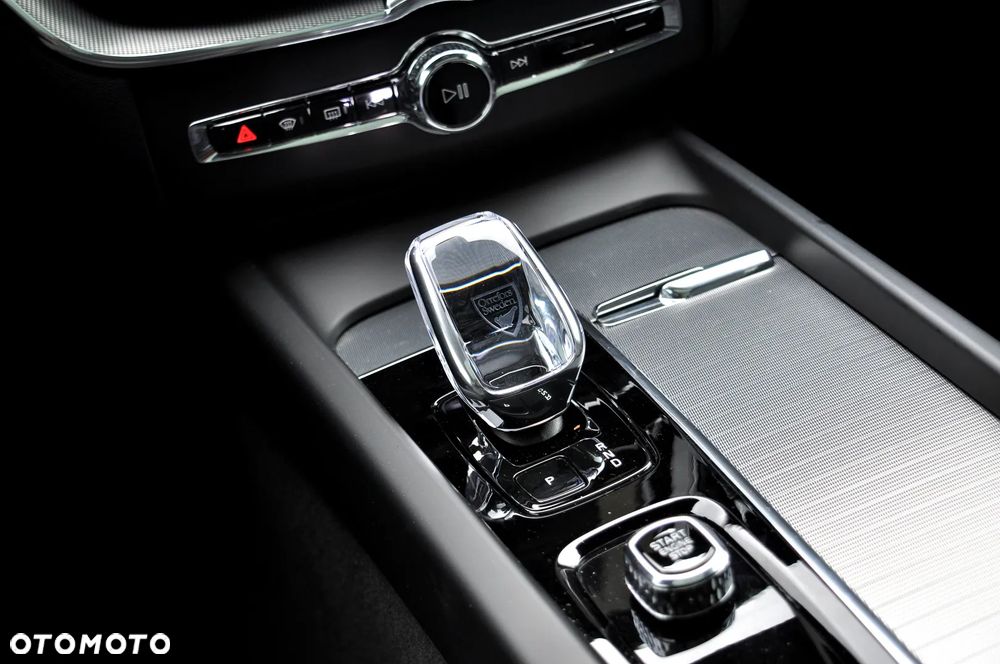 Volvo XC 60 B5 B AWD Ultra Black Edition - 17