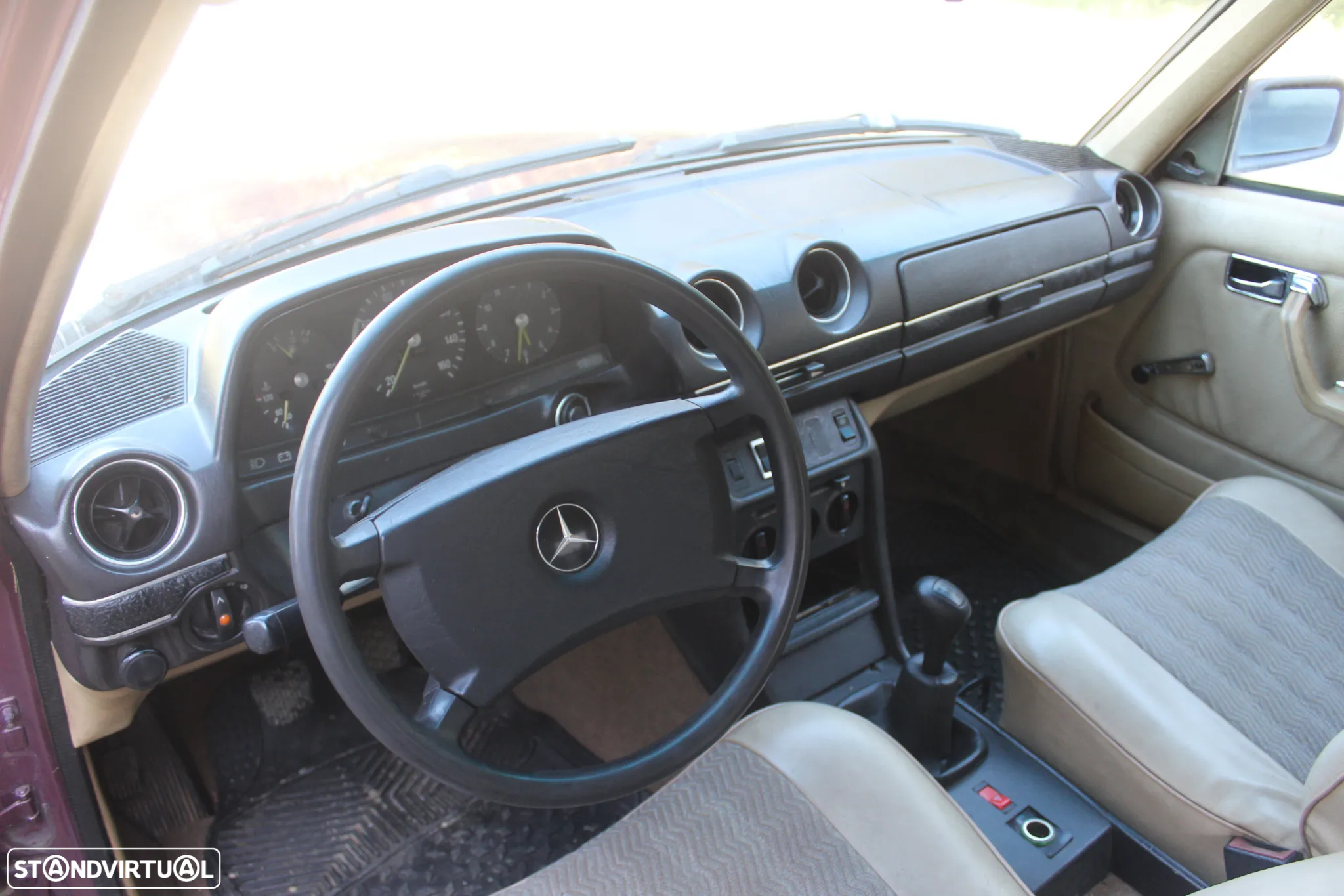 Mercedes-Benz 240 - 5