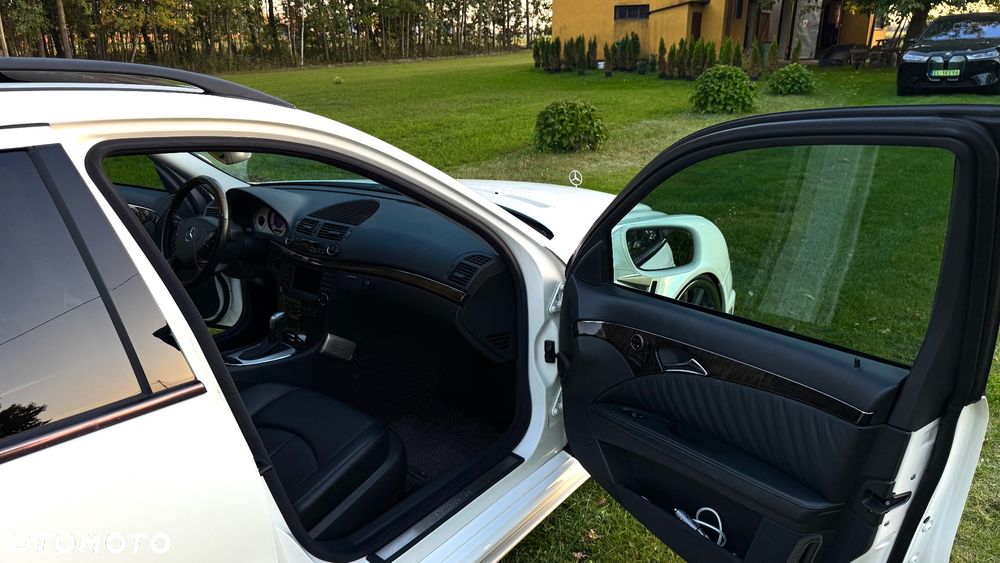 Mercedes-Benz Klasa E 500 7G-TRONIC Avantgarde - 32