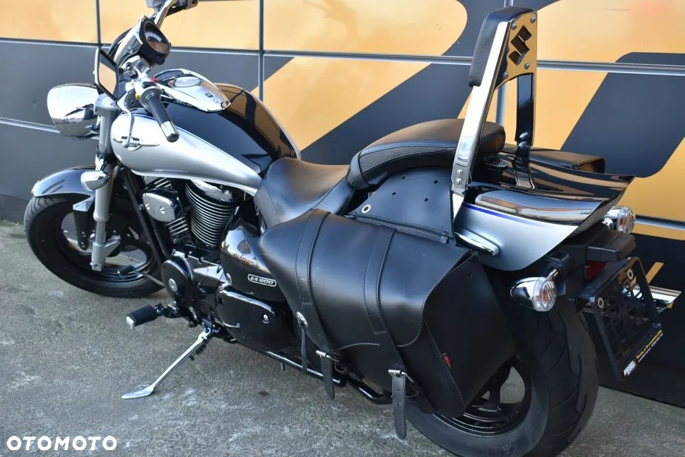 Suzuki Intruder - 16