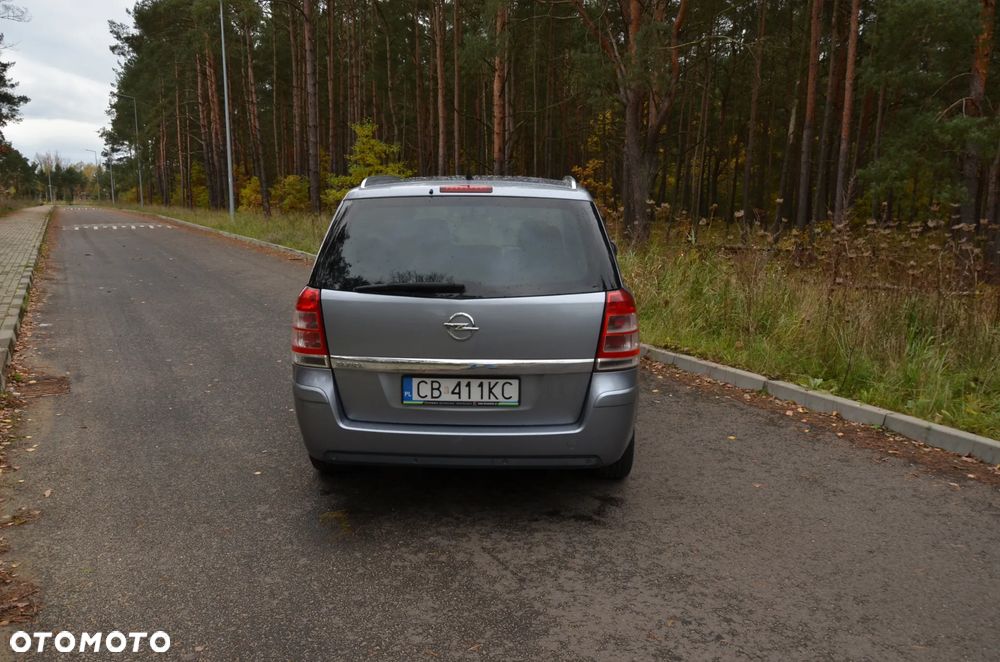 Opel Zafira 1.8 Cosmo - 4
