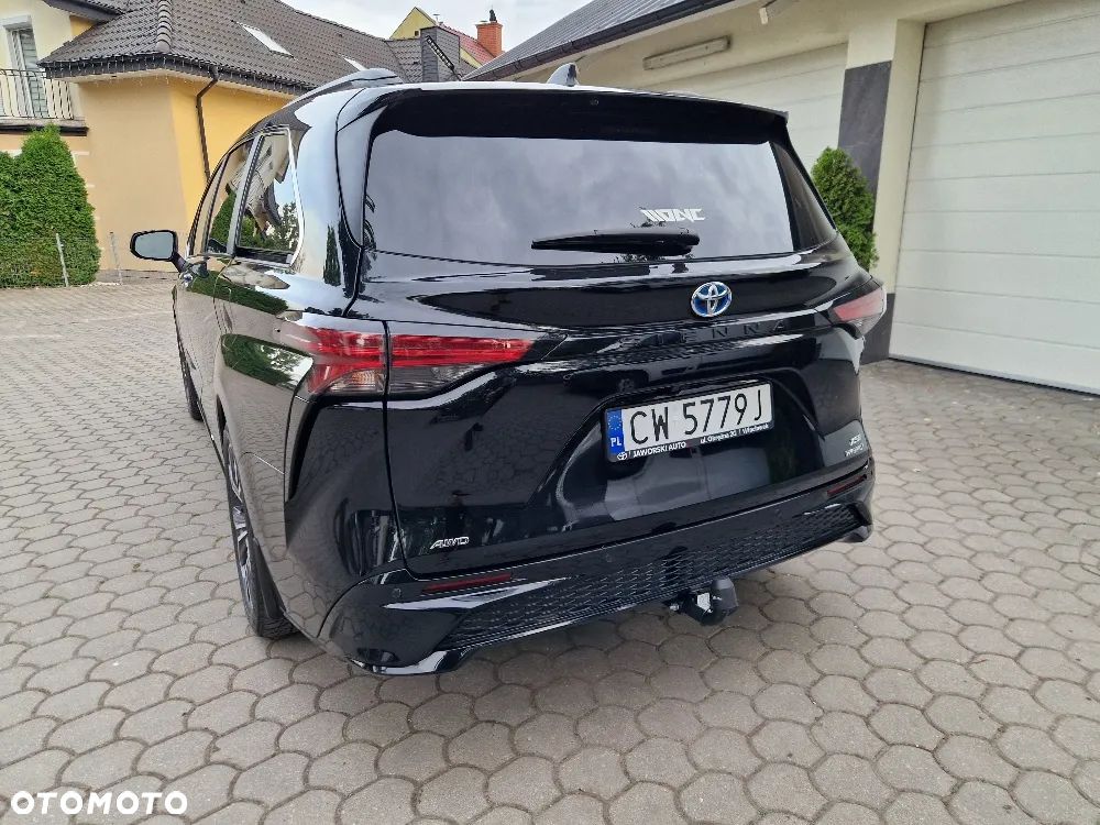 Toyota Sienna - 6
