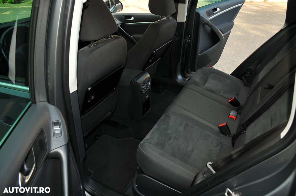 Volkswagen Tiguan 2.0 TDI DPF BlueMotion Technology Exclusive - 12
