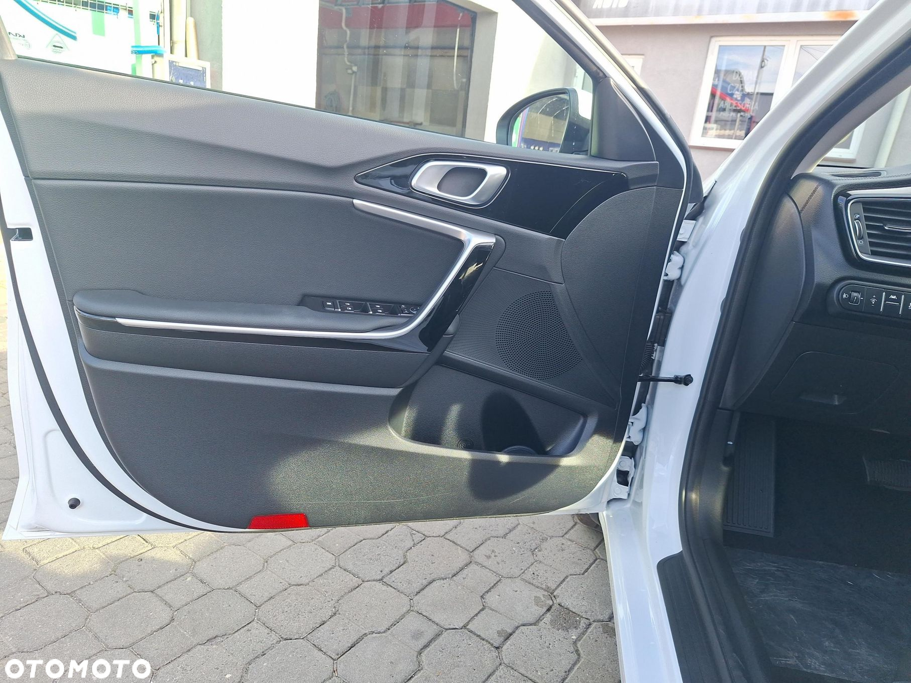 Kia Ceed - 8