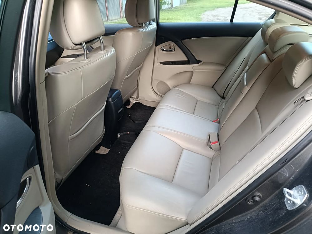 Toyota Avensis 2.0 D-4D Premium - 20