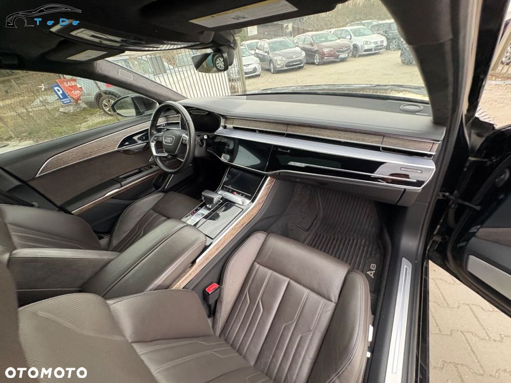 Audi A8 - 40