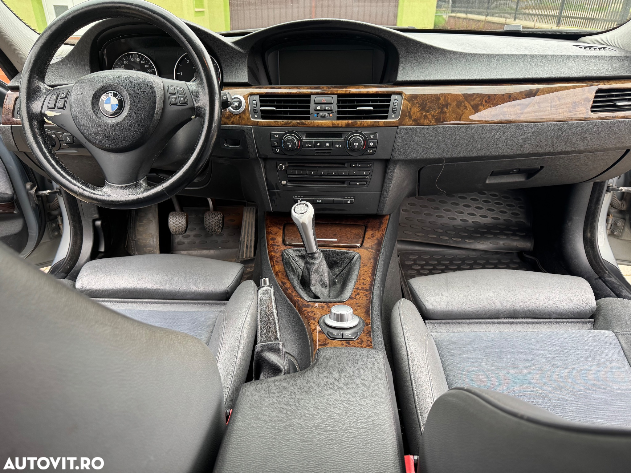BMW Seria 3 320d Touring - 11