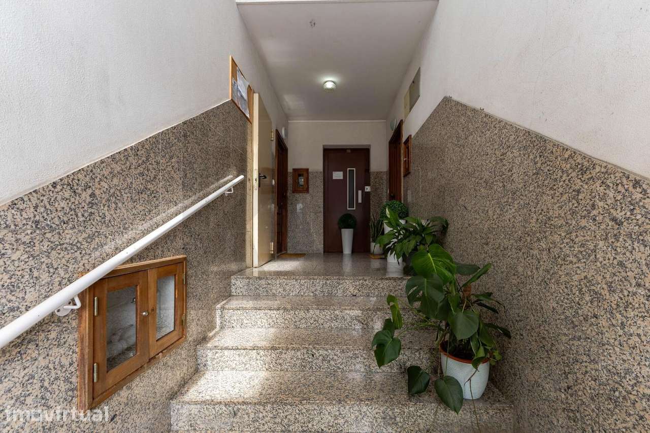 Apartamento T3 renovado em Pedroso, Vila Nova de Gaia - Grande imagem: 3/28