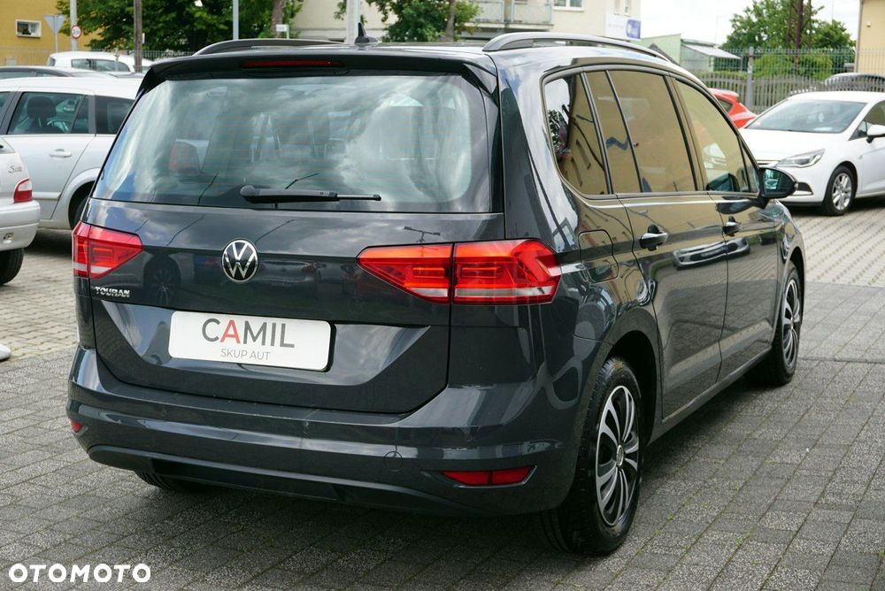 Volkswagen Touran - 5