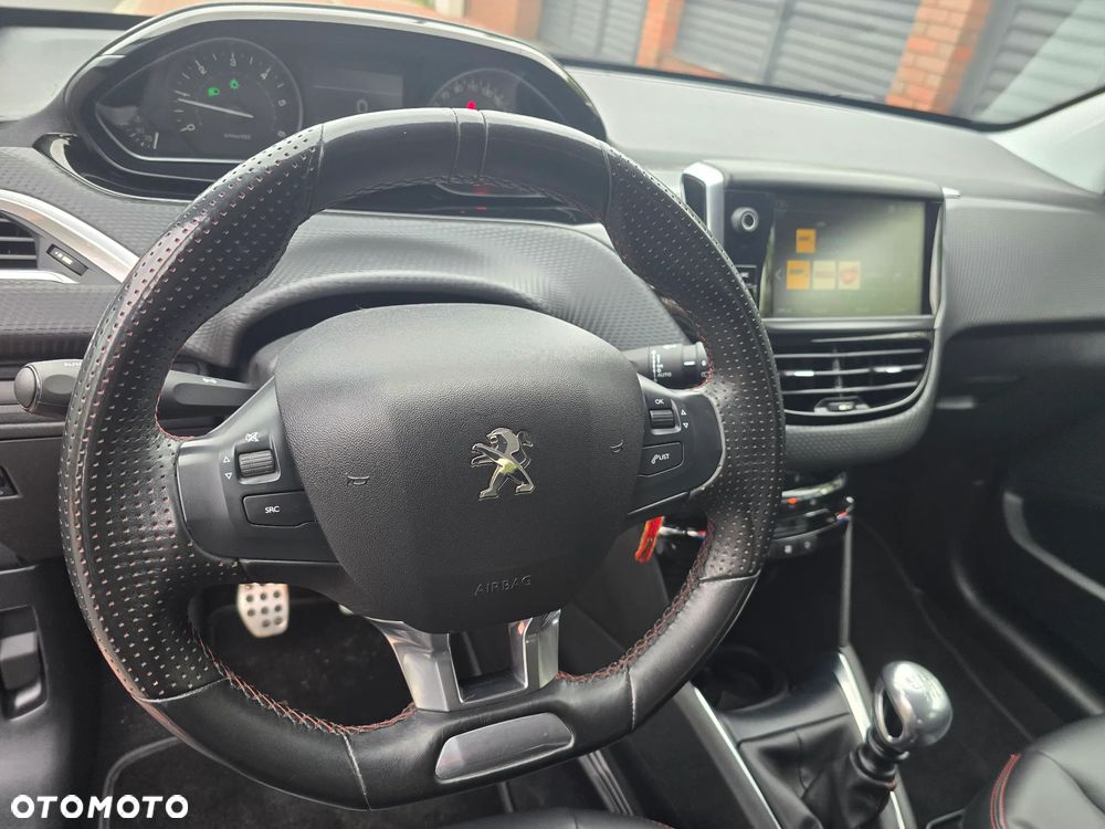 Peugeot 208 1.5 BlueHDi GT Line S&S - 28