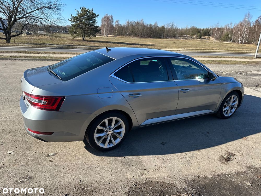 Skoda Superb 2.0 TDI Sportline - 5