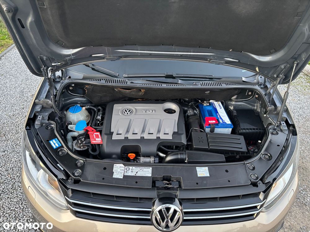 Volkswagen Touran - 17