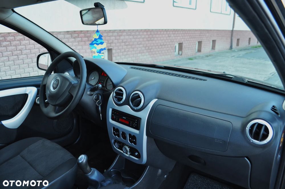Dacia Sandero 1.2 16V - 18