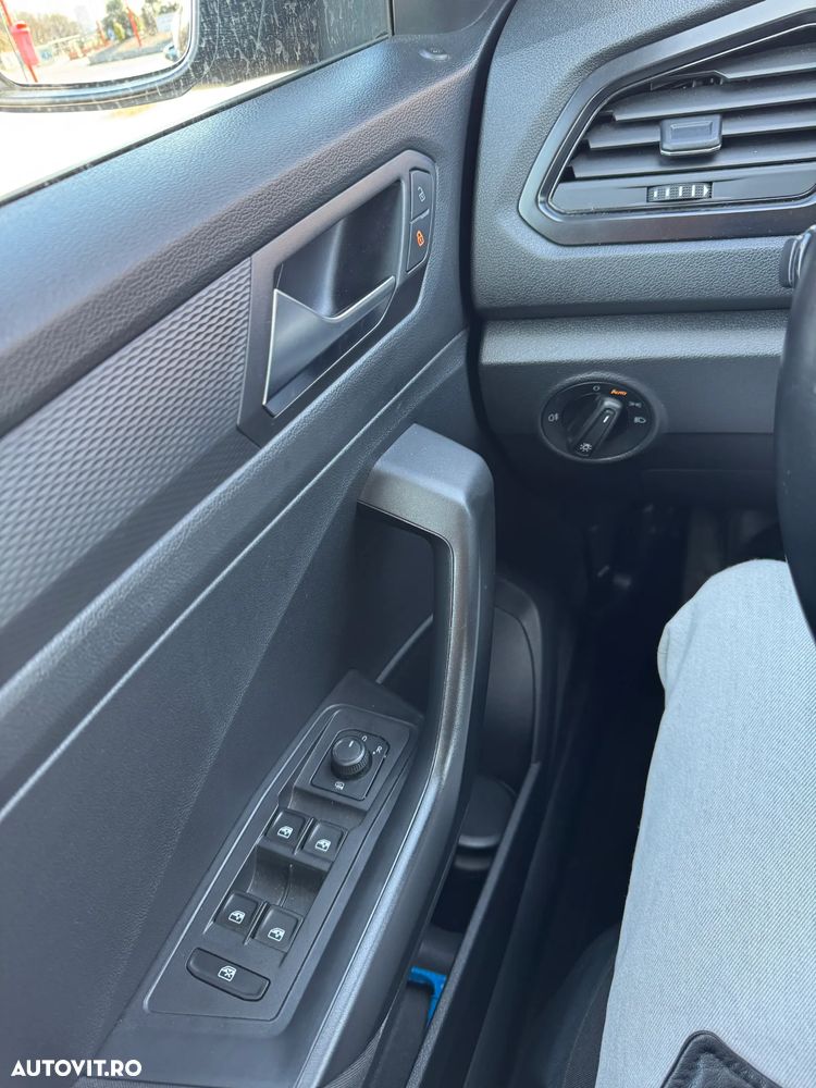 Volkswagen T-Roc - 19