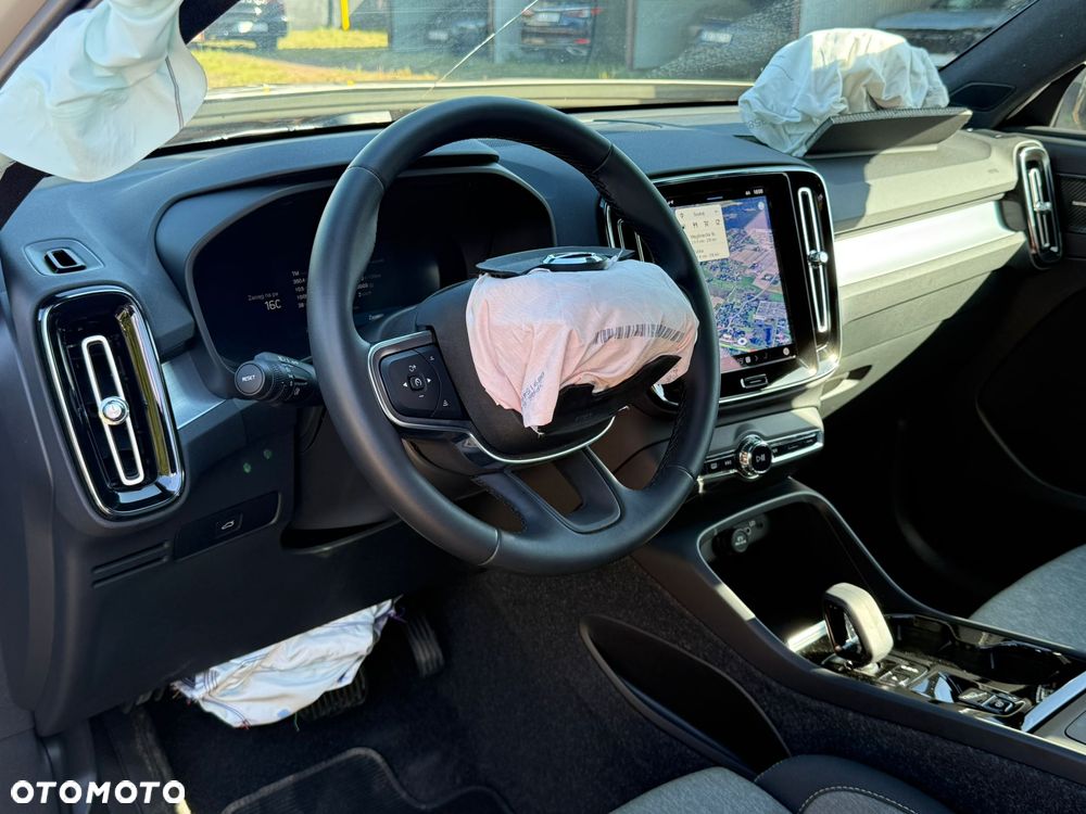 Volvo XC 40 B3 Plus Dark - 12