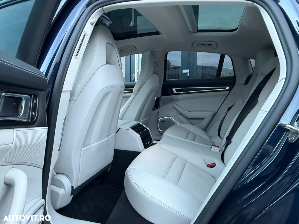 Porsche Panamera - 11