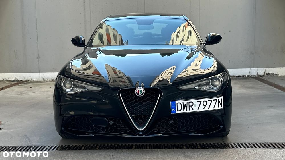 Alfa Romeo Giulia 2.0 Turbo 16V AT8-Q4 Veloce Ti - 4