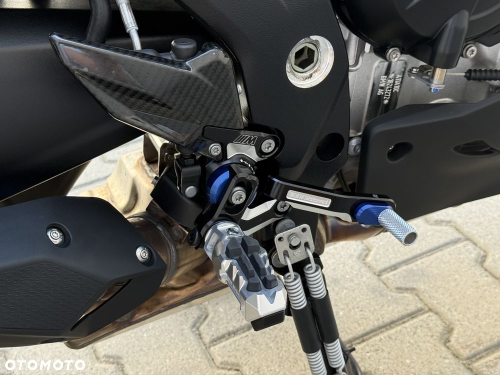 BMW XR - 13