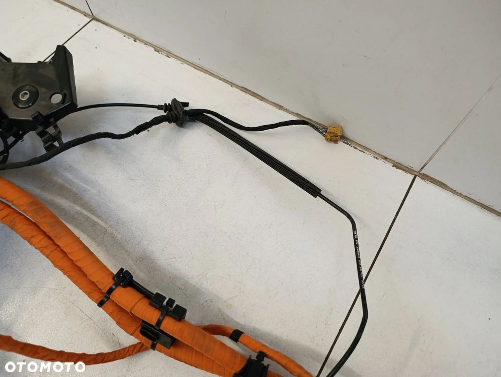 Gniazdo kabel przewód instalacja ładowania baterii Audi Q4 e-tron etron - 9