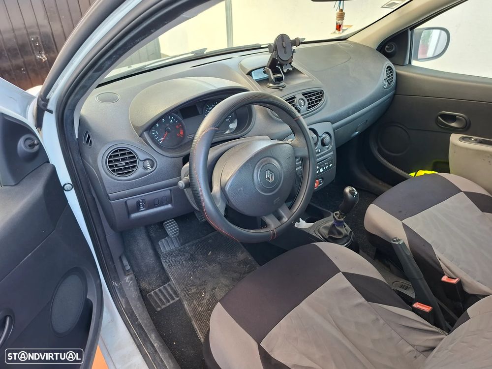 Renault Clio - 2