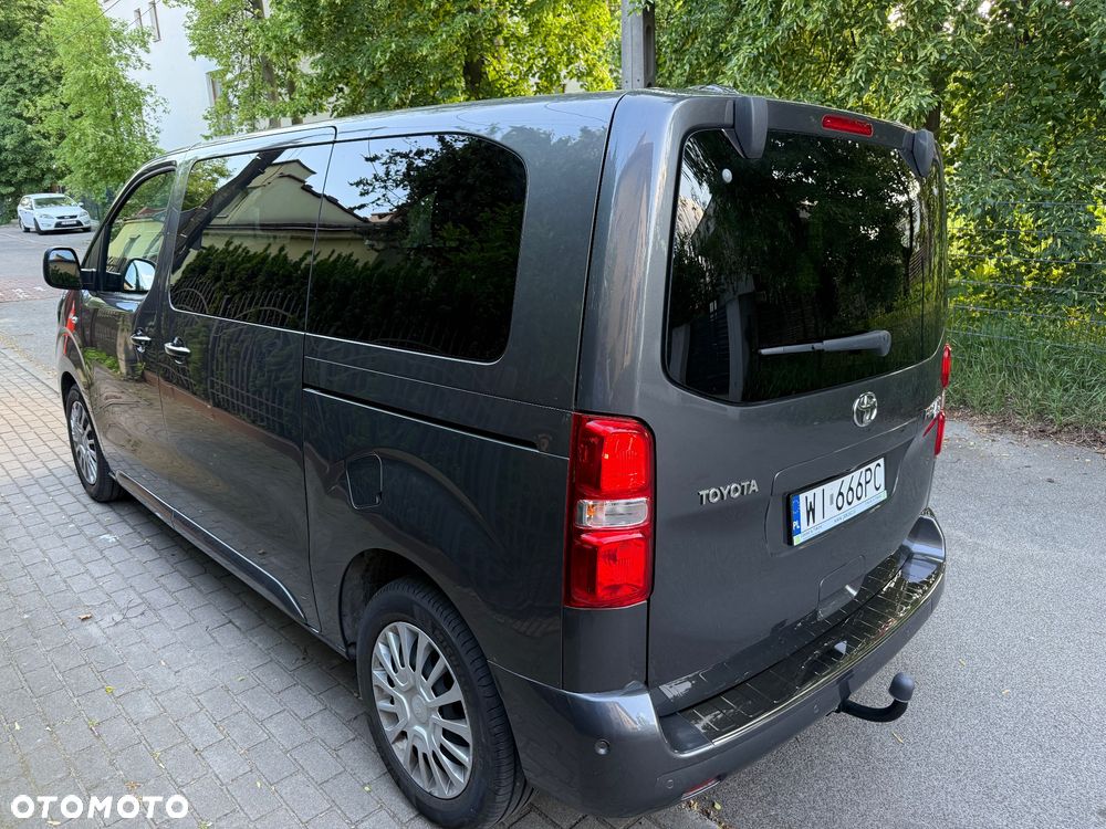 Toyota ProAce Kombi D-4D Medium 2,8t - 2