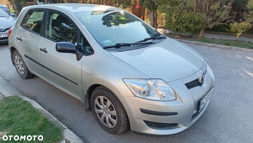 Toyota Auris 1.4 D-4D Terra - 1