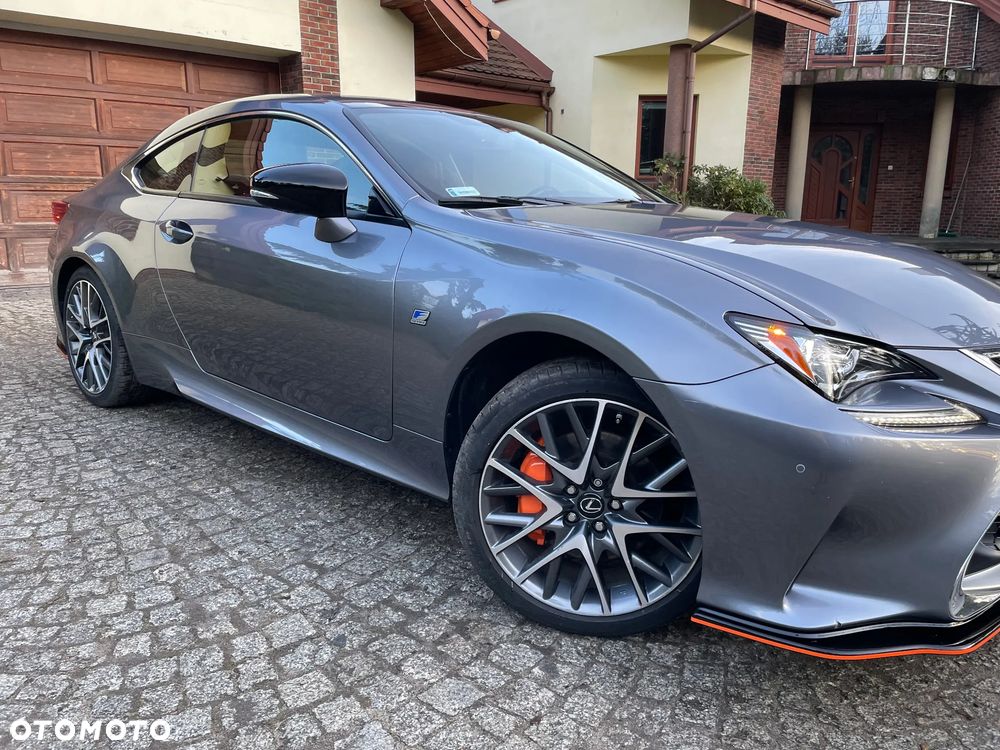 Lexus RC - 9