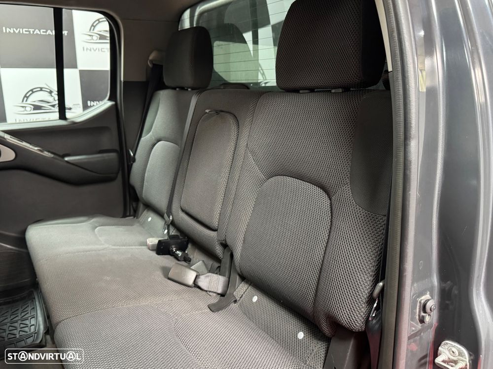 Nissan Pick Up 2.5 TD CD Navara Pilot ABS+FN+CD - 37