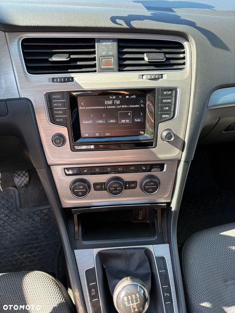 Volkswagen Golf 1.6 TDI Comfortline - 5