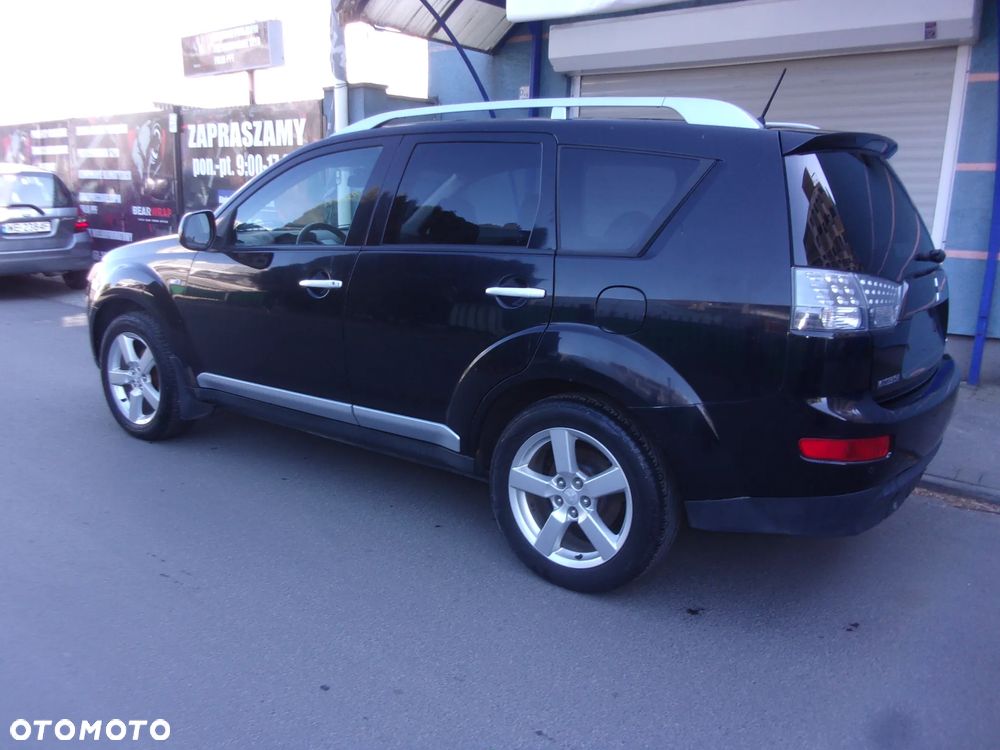 Mitsubishi Outlander - 8