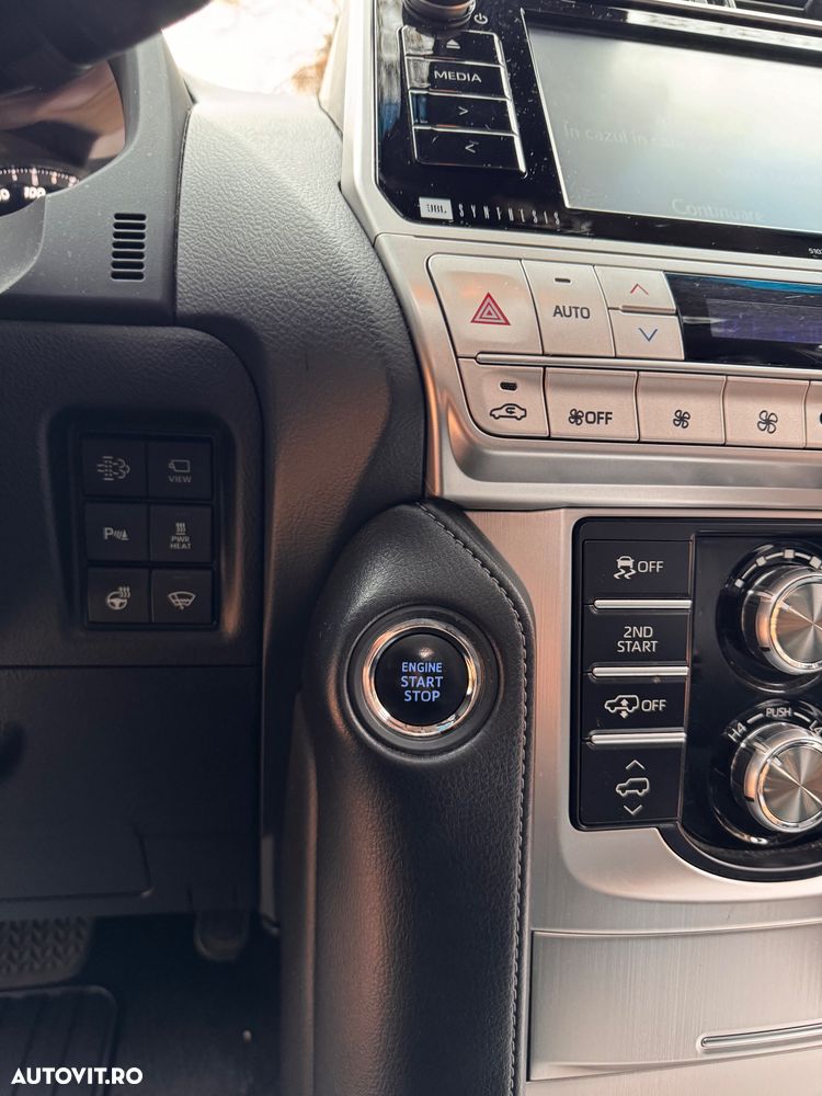 Toyota Land Cruiser 2.8l Turbo D-4D A/T Luxury - 8